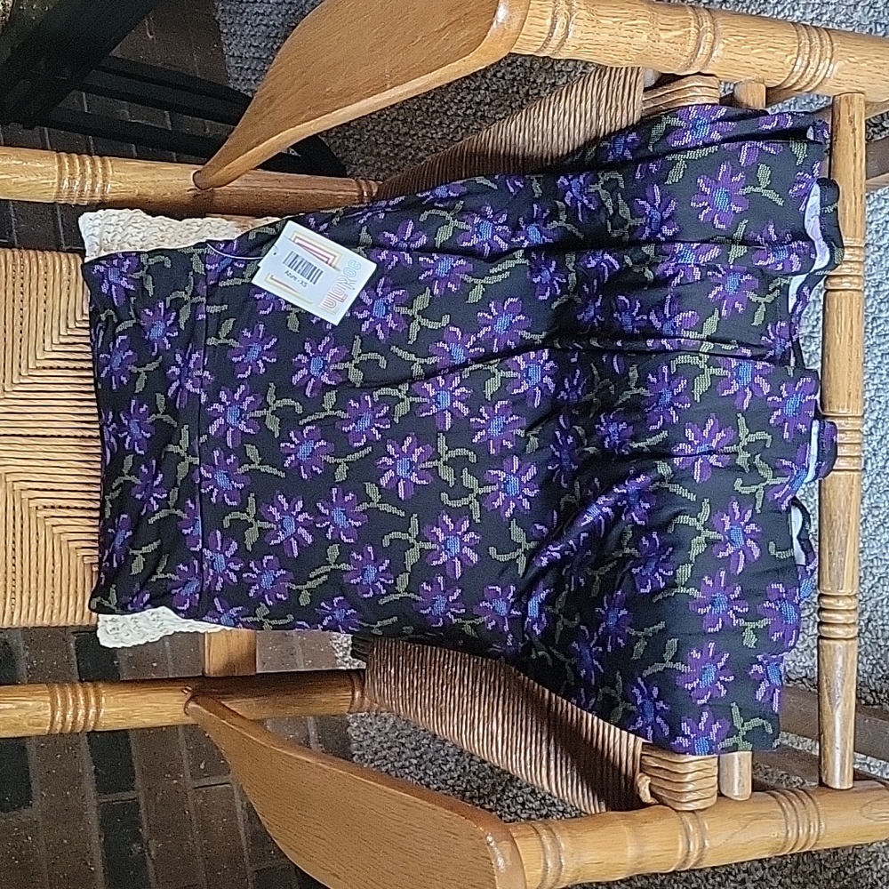 LuLaRoe Azure, black/purple floral skirt, size XS